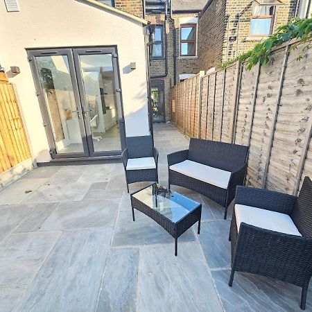 Spacious 4Br House, London, Sleeps 9, Parking Available Londres Exterior foto