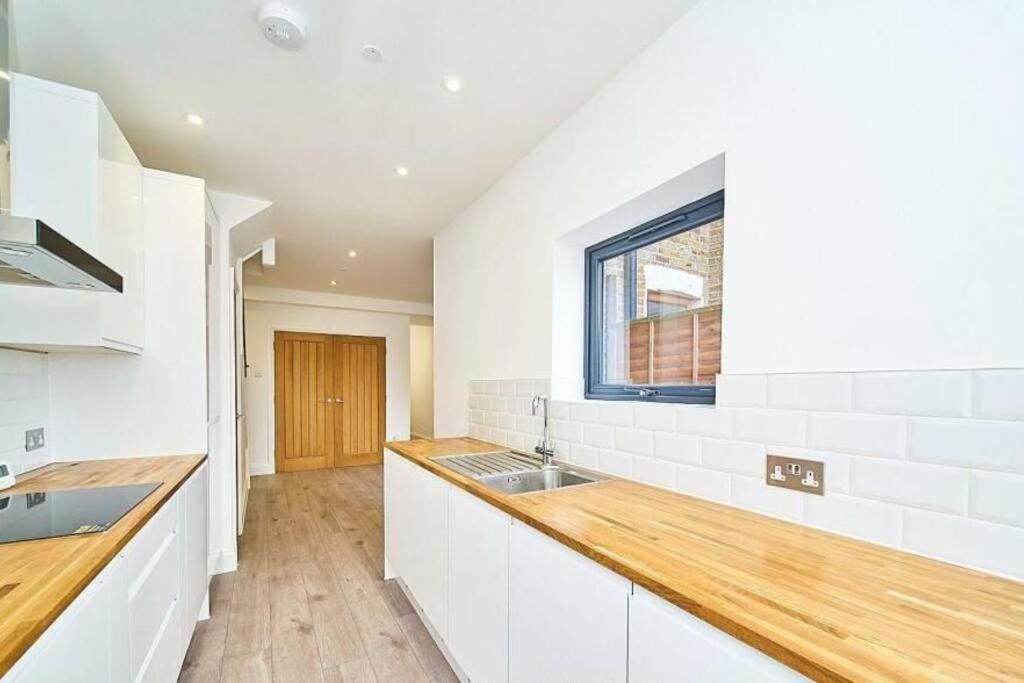 Spacious 4Br House, London, Sleeps 9, Parking Available Londres Exterior foto