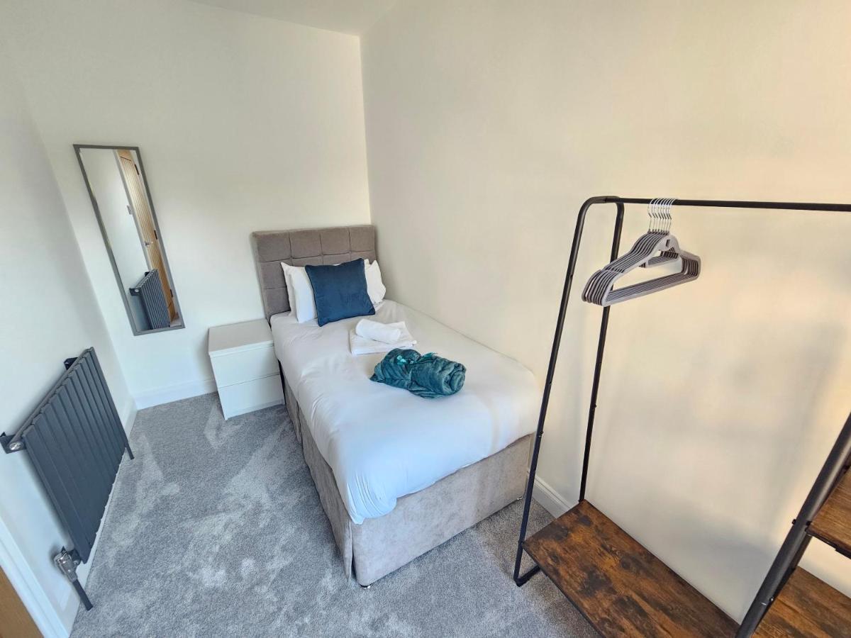 Spacious 4Br House, London, Sleeps 9, Parking Available Londres Exterior foto