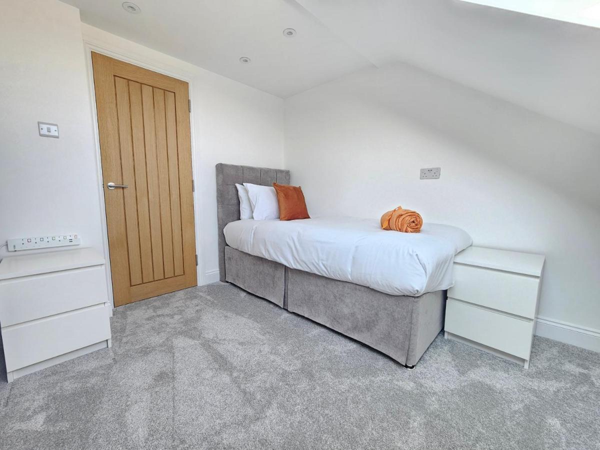 Spacious 4Br House, London, Sleeps 9, Parking Available Londres Exterior foto